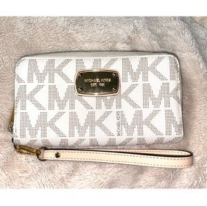 MICHAEL KORS | White Logo Zip Wallet Wristlet